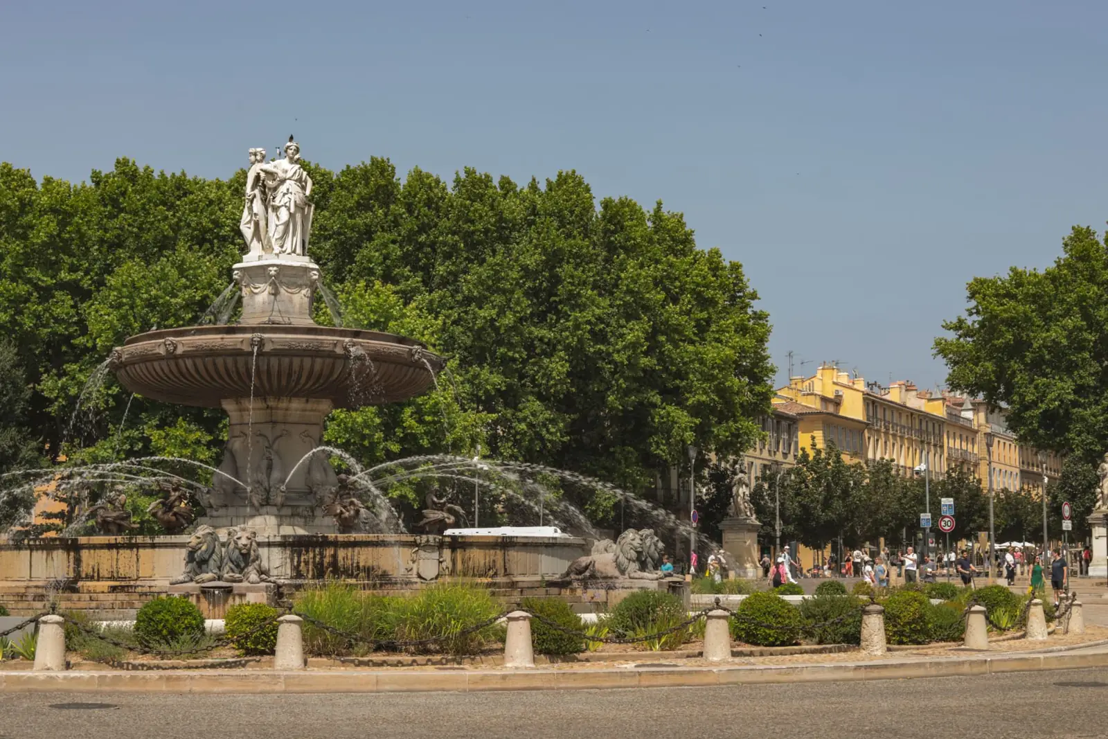 La fontaine de la Rotonde à Aix-en-Provence — MS-Sud Électricité, électricien local
